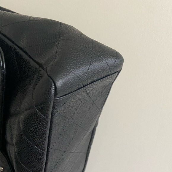 Chanel black quilted caviar single flap maxi - Picture 5 of 8